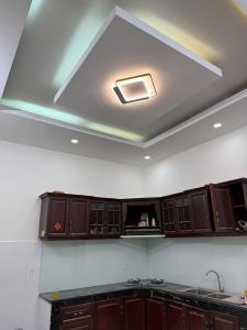 NHÀ SÁT MẶT TIỀN ĐƯỜNG KINH DOANH SẦM UẤT